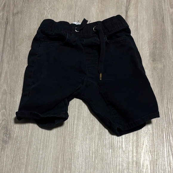 Urban Heritage Black Kids Shorts - Picture 1 of 2